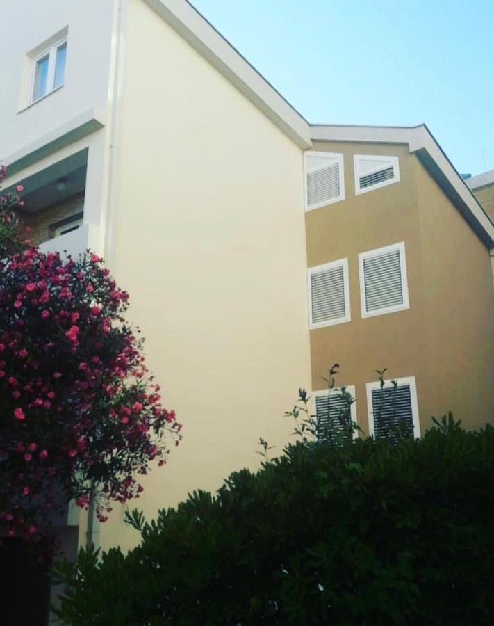 בודווה Apartments Vila Anastasia מראה חיצוני תמונה